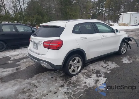 2020 Mercedes-Benz Gla 250 4Matic z USA, uszkodzony, nr VIN WDCTG4GB5LJ658865